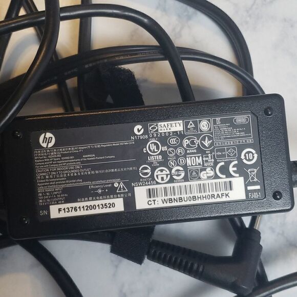 HP Charger  - Picture 2 of 3